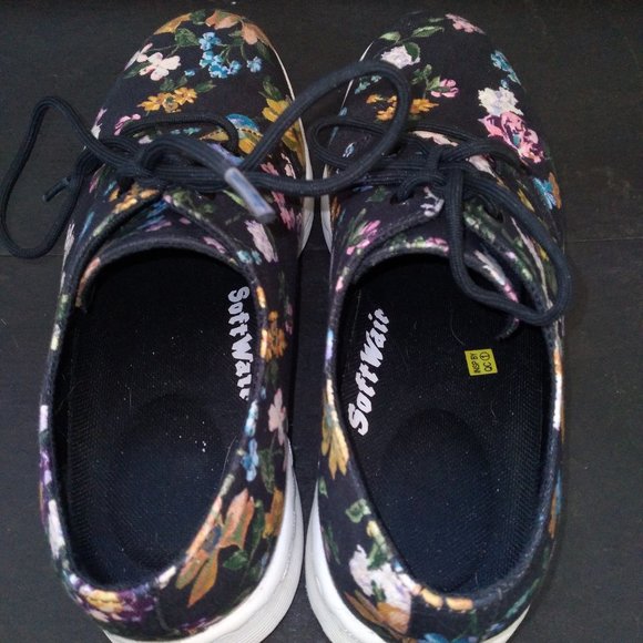 Dr. Martens Womens Darcy Floral Cavendish 3 Eye Canvas Sneakers Size 7 Soft Wair - Picture 3 of 5